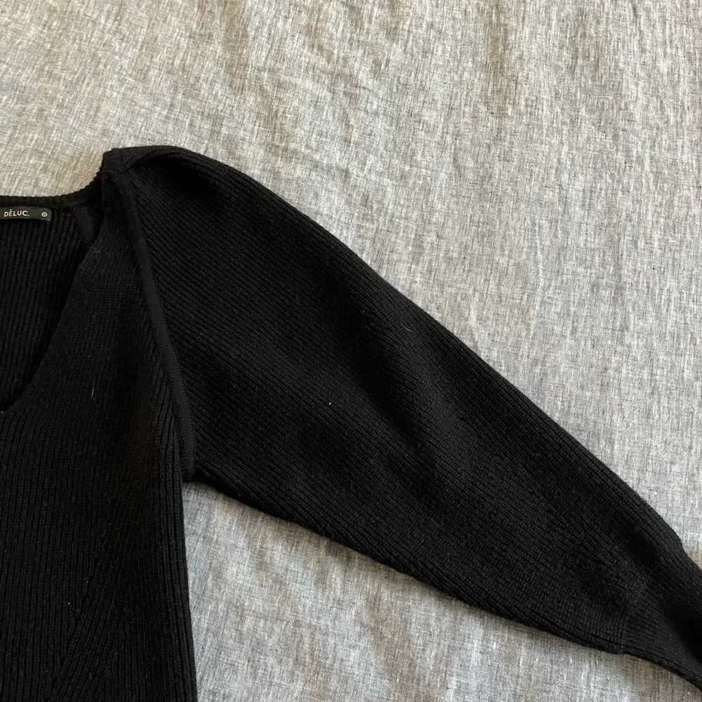 Deluc deep V-Neck Ribbed Sweater - Picture 3 of 7